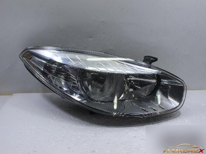 Renault SM3 2010 — фара передняя правая 260100047R