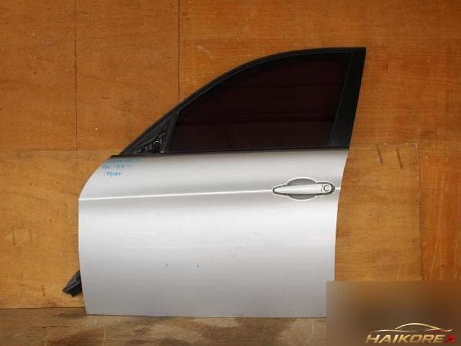 BMW 3 Series 2005 — передняя дверь левая