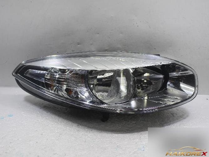 Renault SM3 2011 — фара правая 260100047R