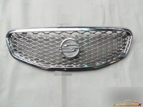 Решетка радиатора Korando C P7875134000 11-13 с молдингом и эмблемой