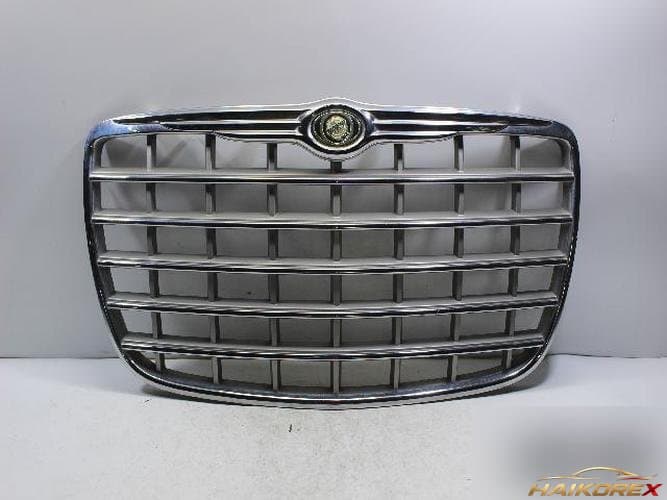 Chrysler 300 2006 — решетка радиатора 04805926AA