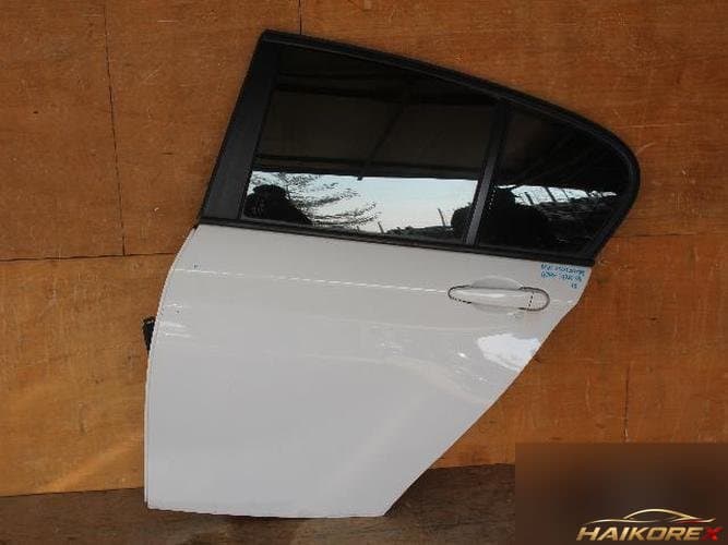 BMW 1 Series 2013 — дверь задняя левая