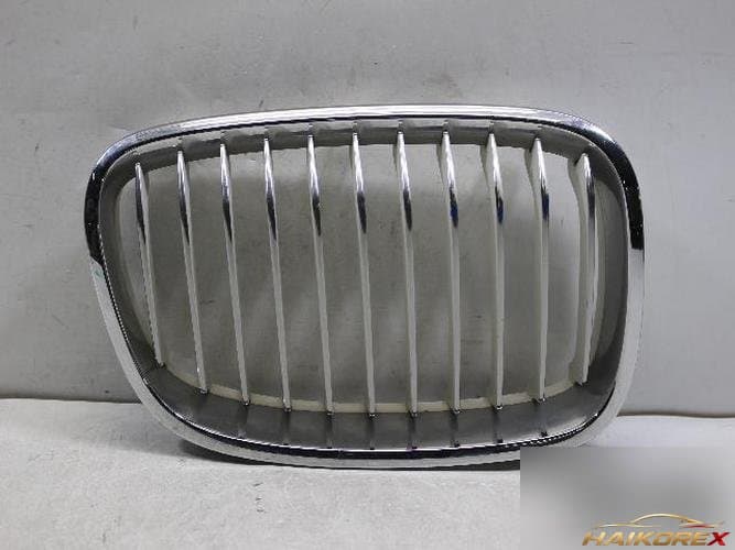 BMW 1 Series 2013 — решётка радиатора правая