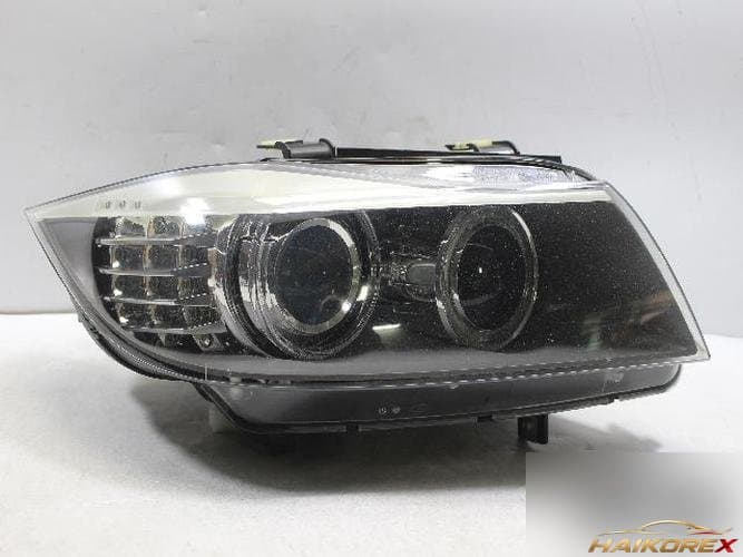 BMW 3 Series 2010 — фара правая HID