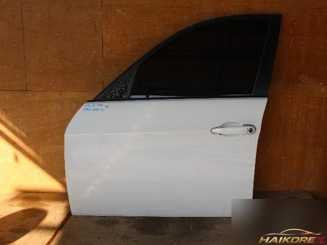 BMW 3 Series 2010 — передняя дверь левая