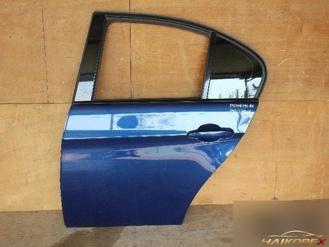 BMW 3 Series 2010 — дверь задняя левая