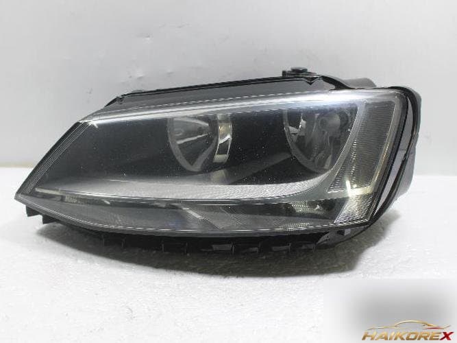 Volkswagen Jetta 2011 — фара левая