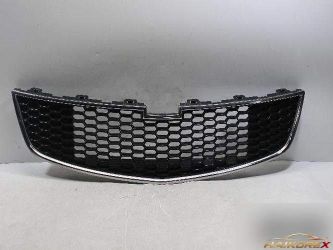 Chevrolet Cruze 2012 — решетка радиатора