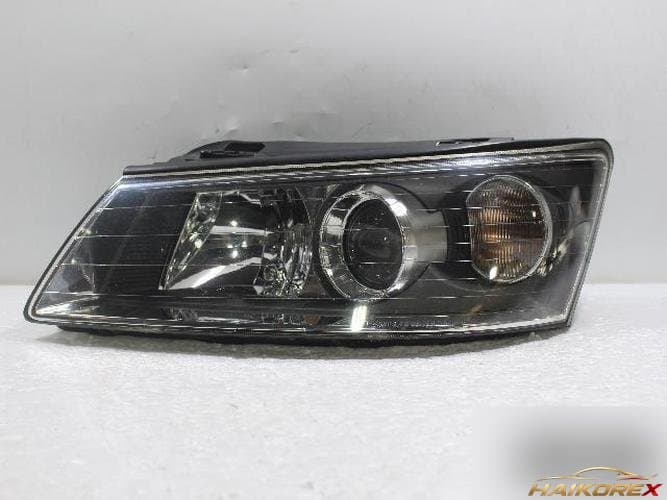 Hyundai Sonata 2005 — фара передняя левая 921013K000