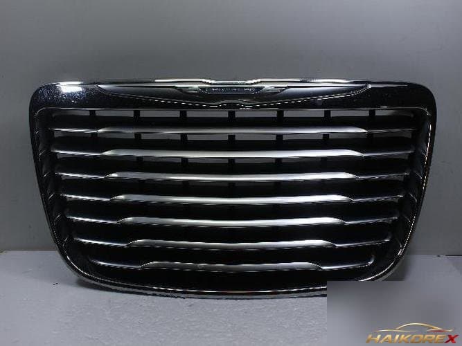 Chrysler 300 2012 — решетка радиатора 9402989 2