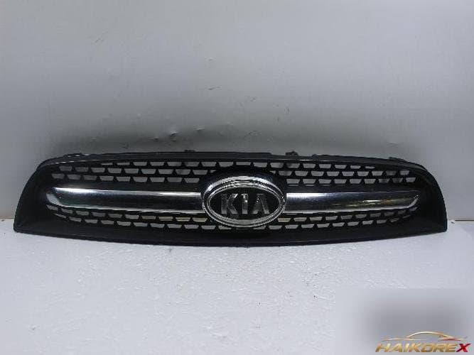 Kia Carens 2007 — решетка радиатора 863701D000