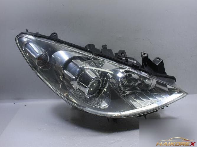 Peugeot 307 2007 — фара передняя правая