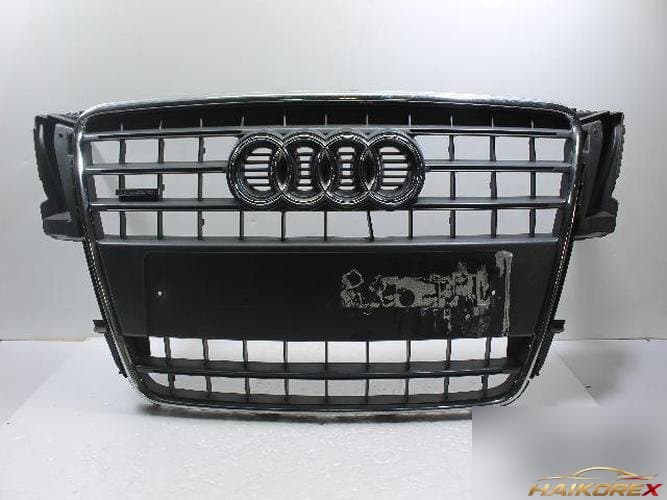 Audi A5 2010 — решетка радиатора 8T0853651E