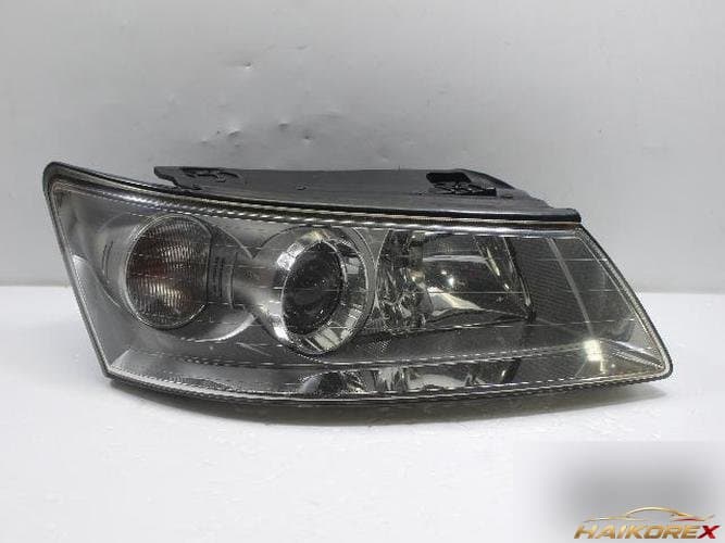 Hyundai Sonata 2007 — фара правая 921023K030
