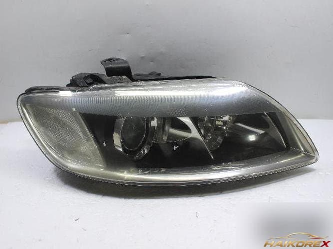 Audi Q7 2008 — фара правая HID
