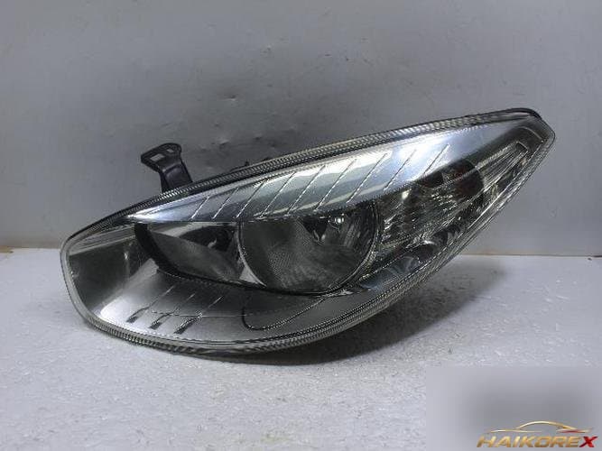 Renault SM3 2012 — фара левая 260600047R