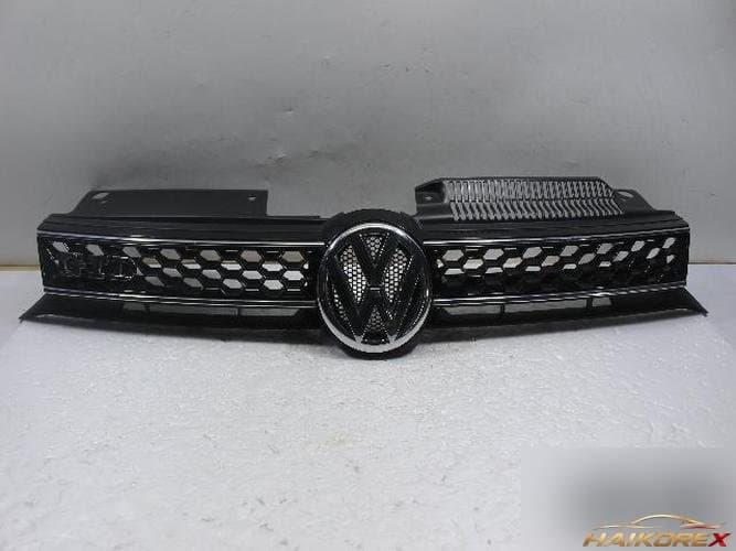 Volkswagen Golf 2012 — решетка радиатора 5K0853651AK