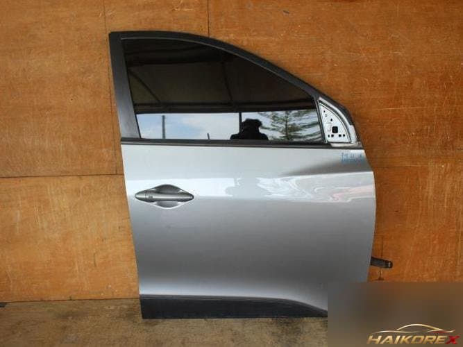 Hyundai Tucson 2010 — передняя дверь правая