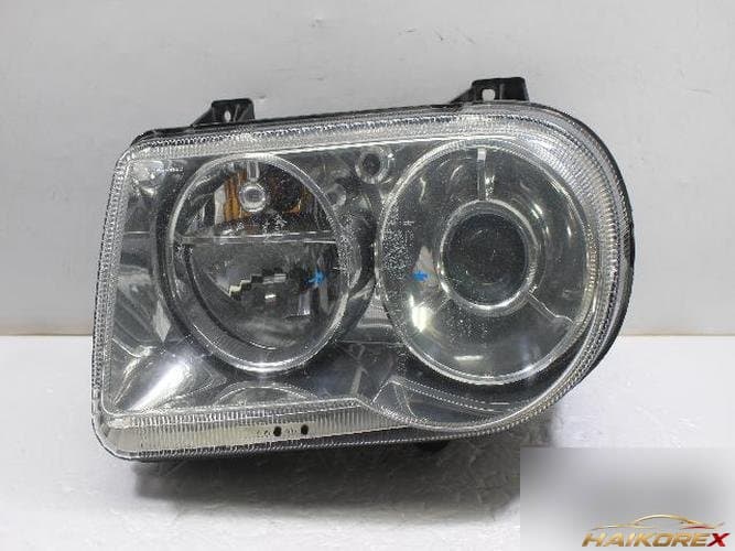 Chrysler 300 2006 — фара левая HID 04805761AG