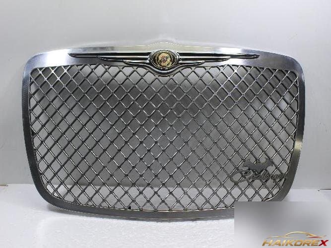 Chrysler 300 2006 — решетка радиатора, левая