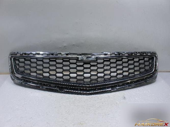 Chevrolet Malibu 2014 — решётка радиатора 20768887