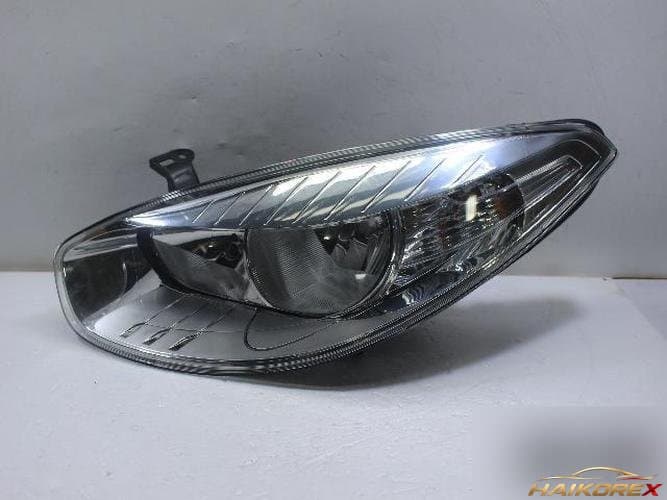 Renault SM3 2013 — фара левая 260600047R