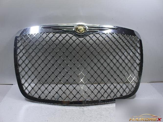 Chrysler 300 2009 — решетка радиатора