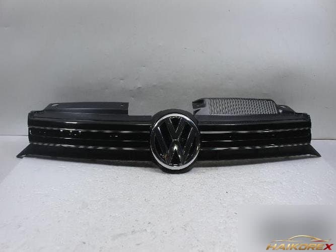 Volkswagen Golf 2012 — решетка радиатора 5K0853653F