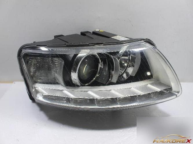 Audi A6 2007 — фара правая HID