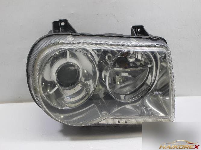 Chrysler 300 2008 — фара головного света правая HID 04805760AK