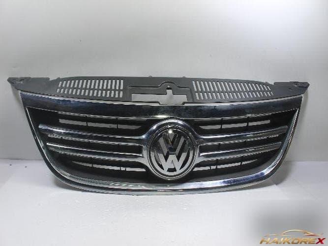 Volkswagen Tiguan 2009 — решётка радиатора 5N0853653A