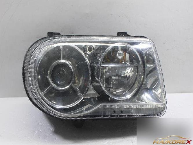 Chrysler 300 2006 — фара правая HID 04805760AG
