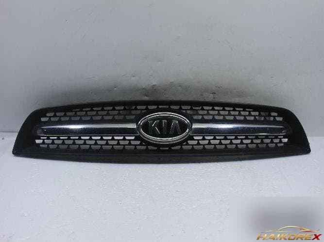 Kia Carens 2007 — решетка радиатора 863701D000