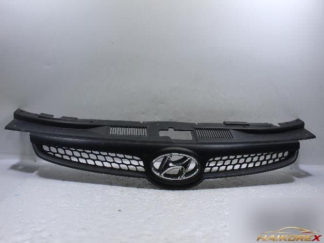 Hyundai i30 2010 — решетка радиатора