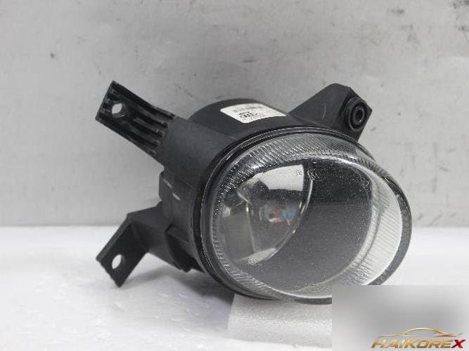 Audi A3 2009 — противотуманная фара правая (8E0941700)
