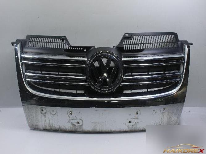Volkswagen Jetta 2011 — решетка радиатора
