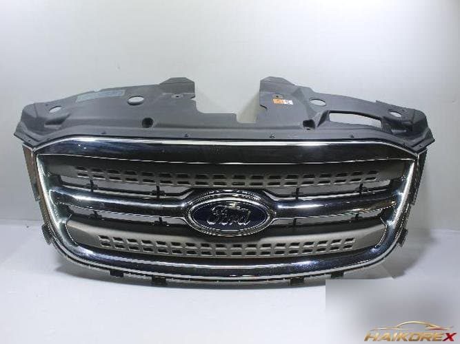 Ford Taurus 2011 — решетка радиатора AG13-8A164-A