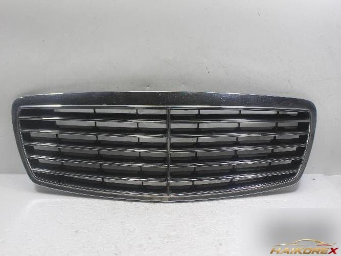 Mercedes-Benz E-класс 2004 — решётка радиатора A2118800583