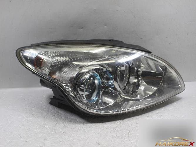 Hyundai i30 2010 — фара передняя правая 92102 2L102 1