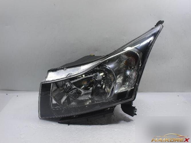 Chevrolet Cruze 2011 — фара левая