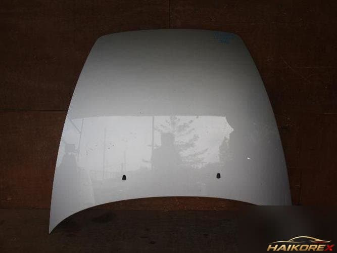 Volvo C30 2009 — капот
