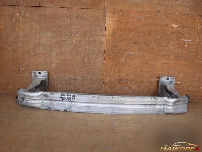 Audi A4 2012 — направляющая переднего бампера 8K0807113D