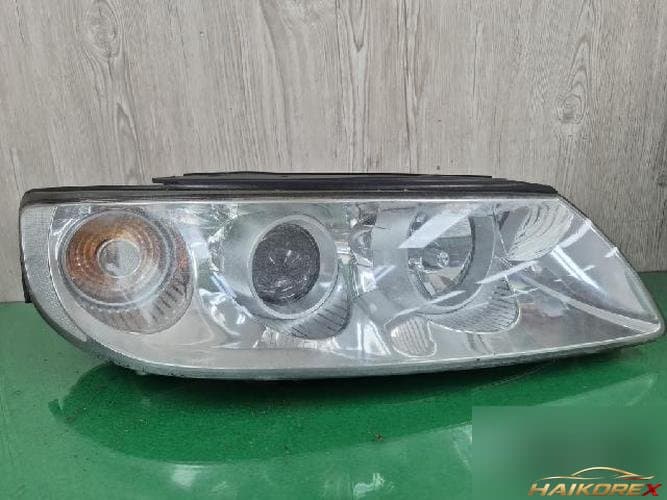 Hyundai Grandeur 2007 — фара правая