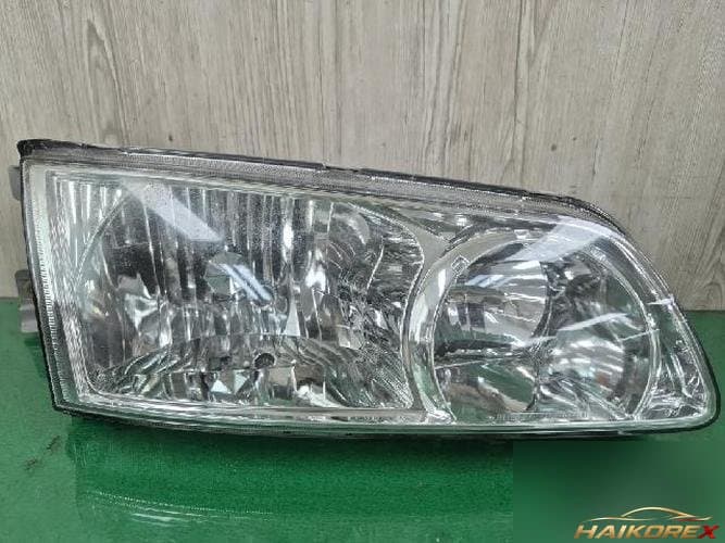 Hyundai Starex 2003 — фара головного света правая 92102-4A5XX