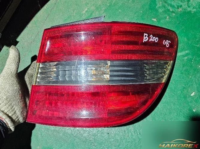 Mercedes-Benz B-Class 2008 — фонарь задний правый внешний A1698202664