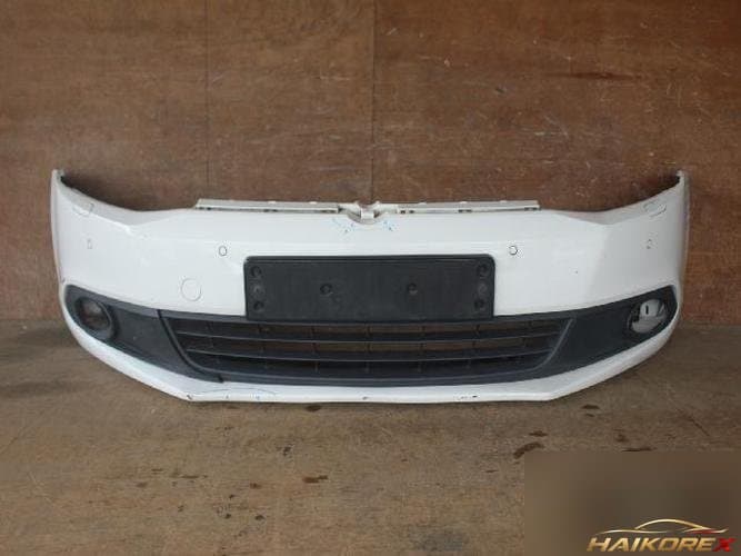 Volkswagen Jetta 2012 — передний бампер 5C6807221B