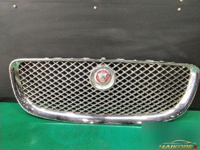 Jaguar XJ 2014 — решетка радиатора AW93-018K28-AA