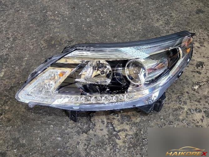 Renault SM5 2012 — фара передняя левая 260609456R
