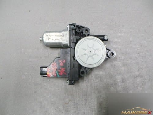 Мотор стеклоподъемника передний левый 82450A4010