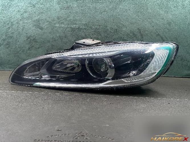 Volvo S60 2015 — фара левая HID